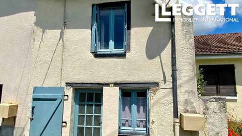 A24713ED87 - Lovely 2 bed cottage with courtyard garden, within an easy walking distance of all the amenities of the medieval town centre with choice of restaurants, bars, boutiques, boulangies and supermarkets. Kitchen and lounge/dining room on the ...