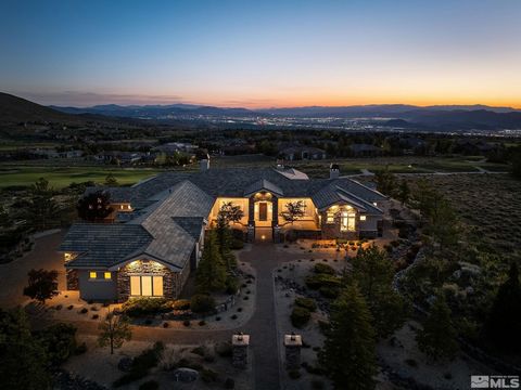 Welkom thuis, waar moderne elegantie en luxe wonen in de felbegeerde wijk ArrowCreek in Reno. Dit prachtige landgoed biedt een voortreffelijke mix van klassieke verfijning en eigentijdse flair, waardoor een woonervaring als geen ander wordt gecreëerd...