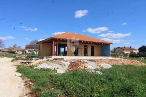 Location: Istarska županija, Žminj, Žminj. Žminj, dintorni, casa unifamiliare di nuova costruzione con piscina. Una moderna casa a un piano con piscina si trova a pochi minuti di auto dal centro di Gimino. La casa si trova in una posizione tranquilla...