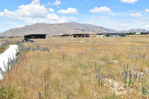 Entdecken Sie die ultimative Lifestyle-Gelegenheit in Tussock Bend mit diesem atemberaubenden 2023 m2 großen Abschnitt, der einen atemberaubenden Blick auf die Ben Ohau Mountains und die Umgebung bietet. Perfekt gelegen in der Nähe des Ruataniwha-See...