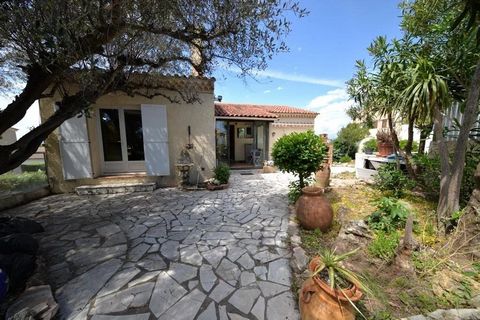 Huis te koop. Puget-sur-Argens, 8 kamers, 160 m², 374.400 € Gelegen in een rustige omgeving in de stad Puget-sur-Argens Côte d'Azur) in de buurt van het dorpscentrum, ongeveer 6 km van de stad Fréjus en de zee. Ontdek deze traditionele villa van 160 ...