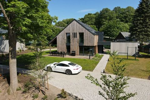 Entdecken Sie diese wunderschöne Villa in dem malerischen Cerny Dul, gelegen im bezaubernden Ostböhmen. Diese Villa verkörpert den typischen tschechischen Charme mit einem Interieur aus warmem Holz und bietet gleichzeitig alle modernen Annehmlichkeit...