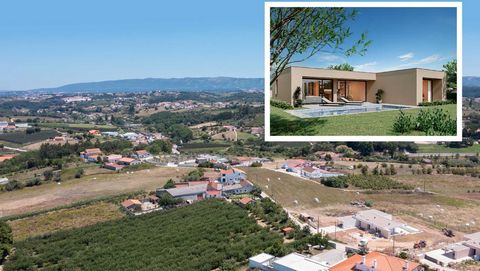 Located in Alcobaça. Casas da Serra IV - A wonderful opportunity to enjoy a new build design villa surrounded by fresh air, fruit orchards and beautiful views over the foothills of the Candeeiros mountains. Located in the lush countryside of Alcobaça...