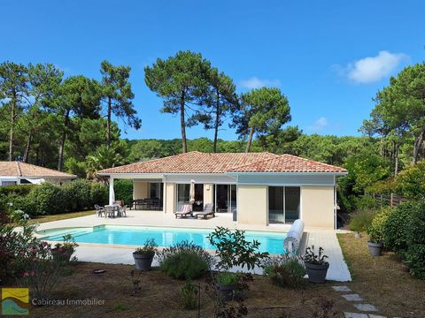 Located in the Baganais area, in a quiet area, single-storey house built in 2006, offering an area of 141 m2 on a plot of 887 m2, with a 10x5 swimming pool and an unobstructed view of the pine forest (not buildable). It consists of a large bright liv...