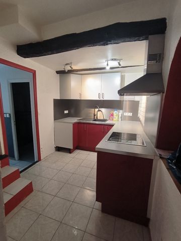 BELLE MAISON 2 CHAMBRES + PETITE COURS AU COEUR DU VILLAGE