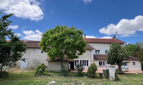 MAGNIFIQUE MAISON FAMILIALE DE 8 CHAMBRES A SAINT MAIXENT L'ECOLE !