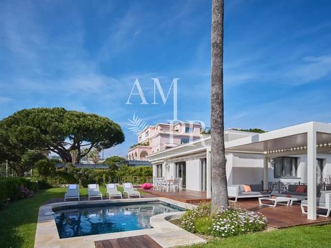 CANNES - VILLA RENOVEE SUR LA CROISETTE - VUE MER