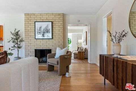 Don't miss this remarkable Westchester home located in one of its most sought after neighborhoods, South Kentwood. Located on a quiet street, this home has been lovingly cared for by its current owners over the years and provides a perfect mix of rec...