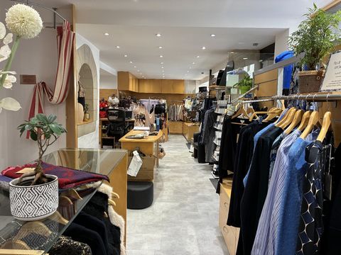 Très belle boutique de lingerie et prêt-à-porter haut de gamme