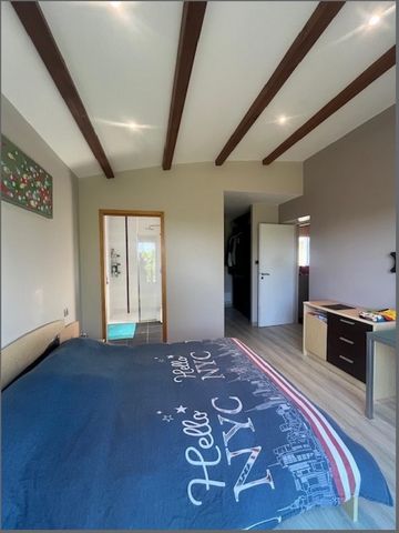 MAISON CONTEMPORAINE AVEC VIE DE PLAIN PIED