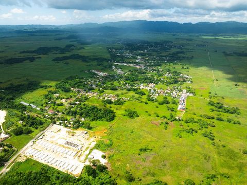 This 38.4 acre property in Bath Pen, Savanna-la-Mar, Westmoreland, is ideally located for growth. Major nearby projects include a fully approved international airport in Little London, a proposed high school, new police divisional HQ, and a large NHT...