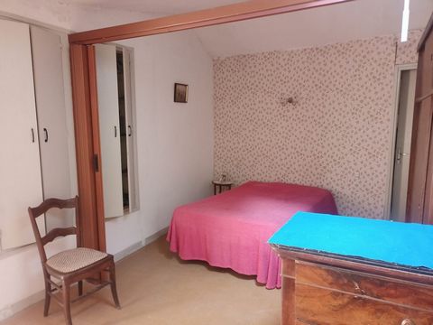 À VENDRE – MAISON DE PLAIN-PIED AVEC COUR, CABANON ET CAVE – SAINT-PONS-DE-THOMIÈRES (34220)