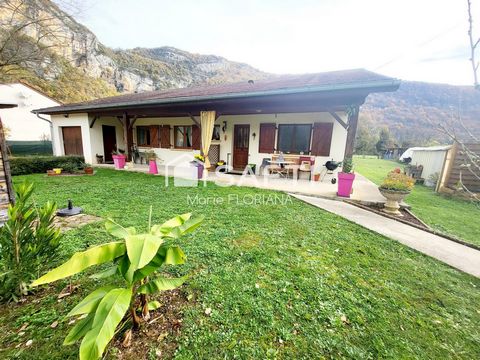 Maison plain-pied avec joli terrain