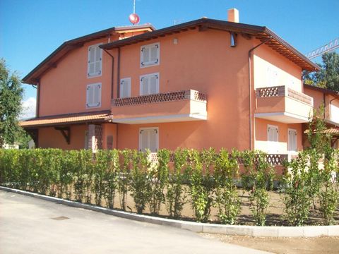 Price: from €750,000 3-and 4-bedroom villas For those loving Tuscany, art and sea, new-built single or semi-detached villas with possibility of private swimming pool or hot tub in Pietrasanta. The detached/free standing villas are on two levels with ...