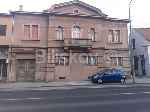 Jastrebarsko   Building in the center of Jastrebarsko with 4 floors measuring 12.90 m X 16 m built in 1928 on a plot of 756 m2. In addition to the plot, an orchard of 192 m2 is for sale. The building consists of a basement, ground floor, first floor ...