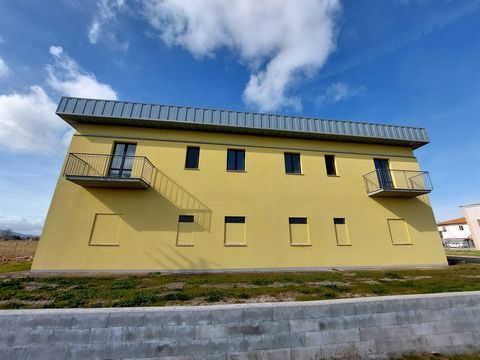 CASTIGLIONE DEL LAGO (PG), Locality Panicarola: Commercial/industrial premises on the ground floor in a single room measuring approximately 265 sqm with toilets and possibility of access internally with motor vehicles. The property includes surroundi...