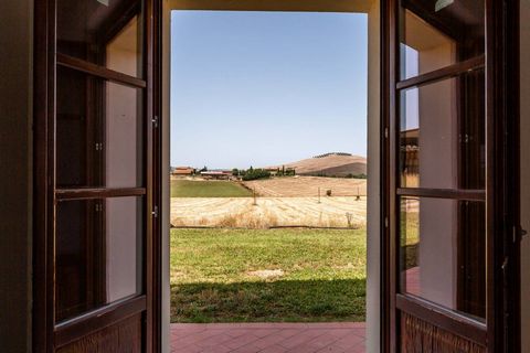 PIENZA - Podere Casabianca W Val d'Orcia, wpisanej na Listę Światowego Dziedzictwa UNESCO, mamy przyjemność zaoferować do sprzedaży część niedawno wybudowanej dwupoziomowej willi w zabudowie szeregowej, położonej w ekskluzywnym kontekście farmy Casab...