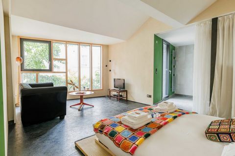 This apartment is located on the 1st floor without elevator. The entrance is independent and gives access to the apartment which is like a LOFT in the heart of Paris. It comprises : - A separate, fully-equipped kitchen: fridge, hob, coffee machine, t...