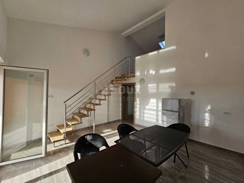 Location: Primorsko-goranska županija, Rab, Banjol. ISLAND RAB, BANJOL - Apartment in the attic of 80m2 with a gallery On the island of Rab, in the town of Banjol, there is a two-bedroom apartment for sale in a residential building with a total of 6 ...
