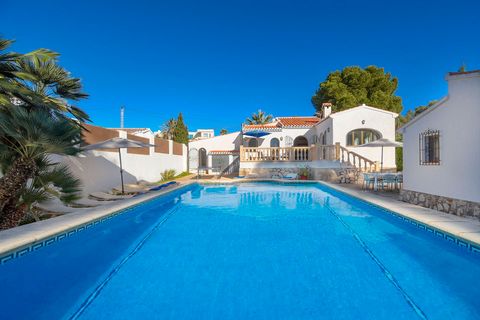 Wonderful and comfortable villa with private pool in Javea, on the Costa Blanca, Spain for 10 persons. The house is situated in a residential beach area and at 3 km from Cala de la Barraca, Javea beach. The villa has 5 bedrooms and 3 bathrooms, sprea...