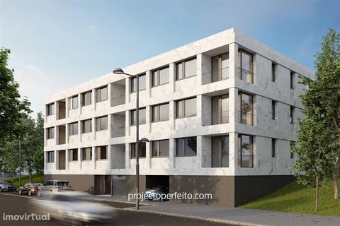 Appartement de 3 chambres à vendre à São João de Ver avec balcon de 8m2 et garage fermé pour 2 voitures. Cette propriété fait partie d’un nouveau développement à São João de Ver, composé de 9 appartements de typologie T3, répartis sur 3 étages, avec ...