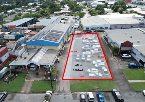 Revolution Real Estate Cairns se complace en ofrecer este raro sitio de desarrollo de fachada de 21 m al mercado para la venta. Situado en un lugar privilegiado, este establecimiento cuenta con • 1064m² de terreno no urbanizable en la zona industrial...