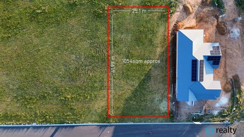Discover the potential of this 1054 square meter land parcel nestled in River View Estate, just 10-minute drive from the vibrant Bathurst town center. Key Features: -Registered Land: Land is registered and ready for you to turn your dreams into reali...