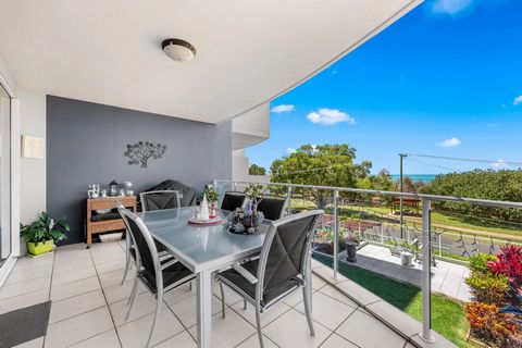 Welcome home to the perfect property in Hervey Bay, QLD, Australia! This two bedroom, two bathroom unit offers luxury features both indoors and out, making it the perfect retreat for you and your family. Beautiful views of the bay and out to Fraser (...