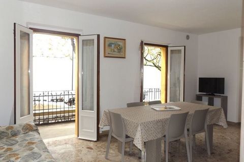 Przestronny, odnowiony apartament z widokiem na jezioro Garda. Apartament 