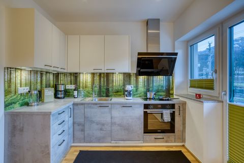 Welcome to Apartment Streif, which offers everything you need for a great stay in Kitzbühel: > 2x comfortable king size beds > Walk-in closet > Fully equipped kitchen > Dishwasher > NESPRESSO coffee machine > Terrace with great views > Parking right ...