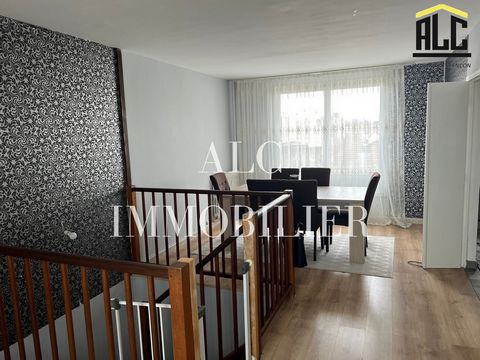 Yann LE CARVENNEC of the ALC Real Estate Agency offers you this duplex apartment of 117.42 m2 in the Alençon area close to all amenities. The apartment is composed of a ground floor comprising an entrance of 2.61 m2, a toilet, a corridor of 6.44 m2, ...