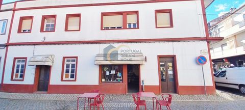 Cafe, restaurant, terrace and 5 rooms for accommodation for trespass. Located in the center of São Bartolomeu de Messines, next to the Municipal Market, in a location with renovated public space, on a traffic-free street, making this space an excelle...