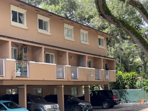 Ideal condo conversion property in Allapattah Submarket of Miami near Health Civic Center Walking distance to public transportation. Easy access to I-95, SR-836, SR-112, as well as MIA and multiple Metrorail stops 24 secured & gated parking spaces / ...