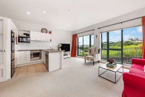 This fabulous and sunny little apartment is ideal for a first home buyer or a retiree wanting to downsize. Secure entry in a friendly community that looks out for one another, Mokoia Ridge is a must to view. A smaller block of only 24 homes, 21 of wh...