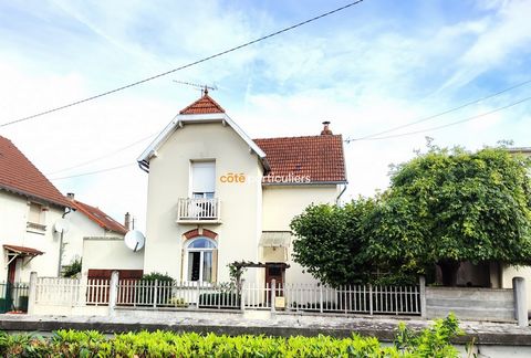 MONTARGIS near center, house of 76m2 in good condition built in 1942 comprising on the ground floor: entrance, living room, kitchen, toilet. Upstairs: landing leading to 2 bedrooms, shower room with toilet, dressing room. Full basement divided into c...