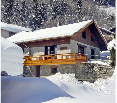 Champagny en Vanoise, kurort o wielu możliwościach, przez cały rok wita urlopowiczów z otwartymi ramionami. Wioska leży na wysokości 1250 m n.p.m., we wspaniałym terenie narciarskim La Plagne / Paradiski i jest otoczona piękną przyrodą. To urocze mie...