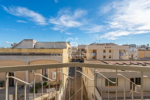 GALATINA-CENTRE In the beating heart of Galatina, we offer for sale a bright apartment on the third floor of an elegant six-storey condominium, equipped with a lift and stairlift for maximum comfort. The welcoming entrance leads to a large and bright...
