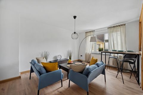 The smartly designed 4-room flat has 3 bedrooms and a large living room with a new fitted kitchen and modern dining table. The flat has 6 sleeping options in the bedrooms and an optional sofa bed in the living room and can therefore comfortably accom...