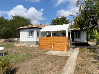 Price: €45.000,00 District: Balchik Category: House Area: 90 sq.m. Plot Size: 1729 sq.m. Bedrooms: 2 Bathrooms: 1 Location: Countryside Completely renovated and fully furnished house in a peaceful area. The village has a single small local shop, but ...
