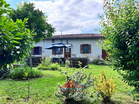 In the countryside, quiet, farm composed of a main house of 75 m2 with its cellar of 30 m2 adjoining, an old stable with 2 awnings including one that can accommodate a camper, an authentic chicken coop and an independent garage for one car; all on 16...