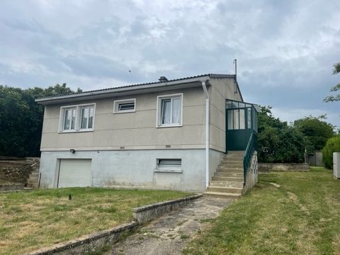 MONTCEAUX LES PROVINS, quick access RN 4 Pavilion on total basement, with a living area of about 70 m2, completely renovated, including: On the ground floor: Entrance, living room, kitchen, 2 bedrooms with cupboards, bathroom, toilet. Total basement:...
