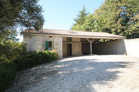 Située à CASTELNAU SUR GUPIE, à 10kms de MARMANDE, cette maison en pierre d'environ 200 m² à restaurer séduira sans aucun doute les amoureux de la nature en recherche de calme et de tranquillité et laissera libre cours à vos projets... Elle comprend ...