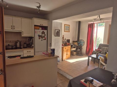 Malaga Spain House presenta questa affascinante casa in stile rustico pronta a trasferirsi e godere delle sue viste mozzafiato sulla città, sulle montagne e su tutta la bellezza che la circonda. La casa offre tutti i comfort. Ha una bella cucina a pi...