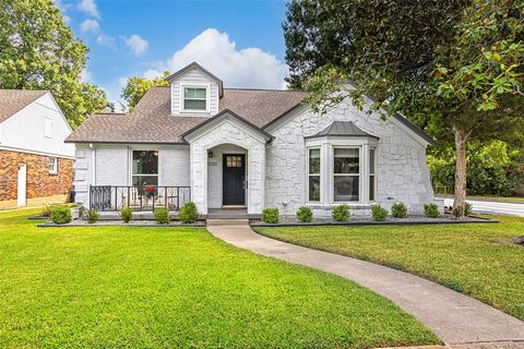 Dream Home Alert in Wilshire Heights! This stunningly renovated home is full of charm and features 4 bedrooms, 2 up and 2 down, one with a convenient adjoining office. Large bedroom downstairs could be situated as a second primary. The living room's ...