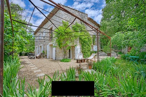 Do you dream of living in an authentic and charming property? Discover this old silkworm farm elegantly restored by a couple of artists. More than 160m2 of living space, all nestled in the heart of a 1400 m2 garden in a picturesque village, close to ...