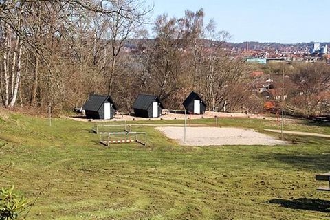 Erleben Sie die perfekte Balance zwischen Natur und Komfort in diesen neu gebauten, 35 m² großen Komforthütten. In diesen gemütlichen Unterkünften können bis zu 6 Personen übernachten. Bringen Sie Ihre eigene Bettwäsche mit oder mieten Sie sie auf de...