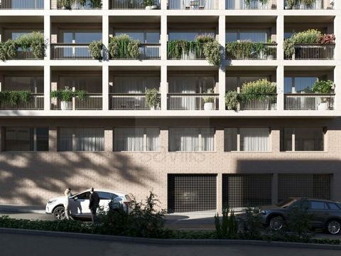 3-bedroom apartment with 127m2 of area + 129m2 of terrace and 6m2 of balcony Orientation: north / east 1 parking space and storage space Ferreira de Castro Flats is a residential building with a distinctly contemporary style, opposite the Bonfim chur...