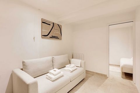 Checkmyguest vous propose cet appartement de 60 m², un cocon niché dans le quartier éclectique des Batignolles, au cœur du prestigieux 17ème arrondissement de Paris. Avec sa chambre et ses nombreux équipements, ce lieu vous offre l'opportunité de viv...