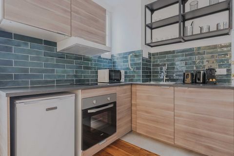 Checkmyguest bietet dieses 37 m² große Apartment im 2. Stock mit Aufzug in der 30 Avenue Villemain, 75014 Paris. Genießen Sie ein elegantes Interieur mit viel Tageslicht. Ideale Lage in einem dynamischen und angenehmen Viertel. Dieses Apartment biete...