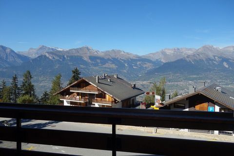 Ervaar de schoonheid van Veysonnaz, Zwitserland, in een charmant appartement van 55 m², perfect gelegen in het beroemde skigebied 4 Vallées. Dit gezellige toevluchtsoord biedt plaats aan maximaal 6 gasten en biedt een adembenemend uitzicht op de vall...